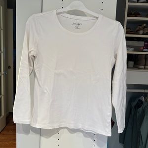 Vintage lord and Taylor Petites, 100% cotton long sleeve Tee
